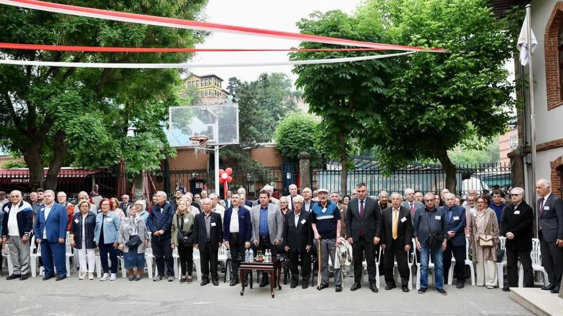 Eski Mezunlar Günümüz Coşku İle Kutladı 